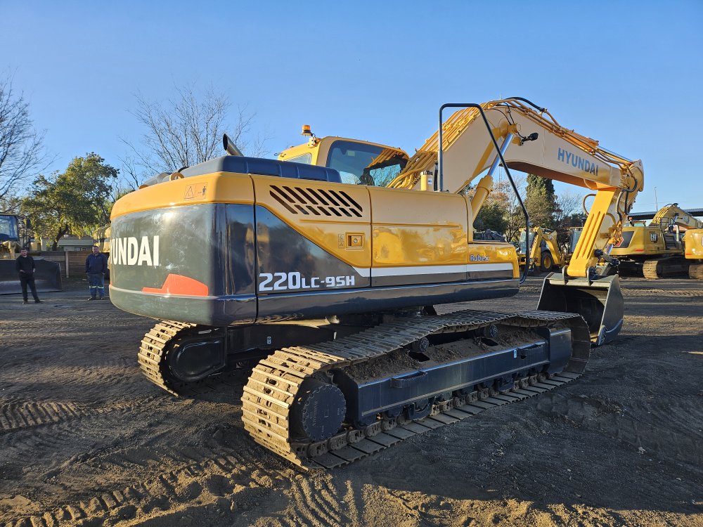 Hyundai R220LC-9SH Hydraulic Excavator